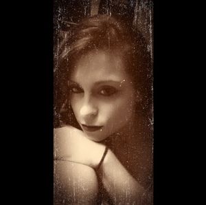 Meet your Posher, Yolanda